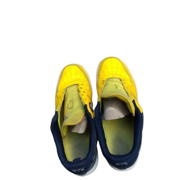 RARE 2018 Nike Air Force 1 Low '07 LV8 1 Amarillo Size 9 - Picture 9 of 16